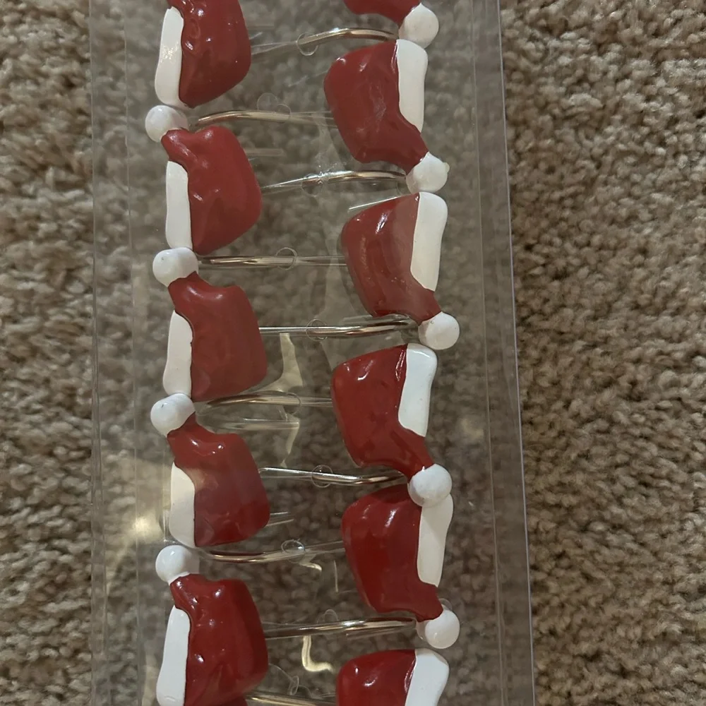 NWT Santa Hat Shower Hooks
